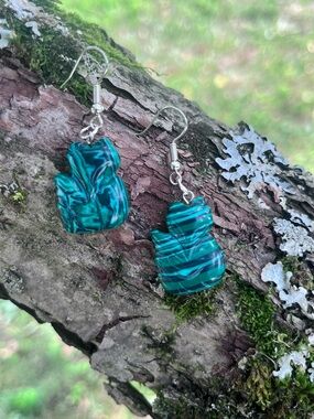 Faux Malachite Fox Earrings – Playful Forest Charm Dangle Earrings